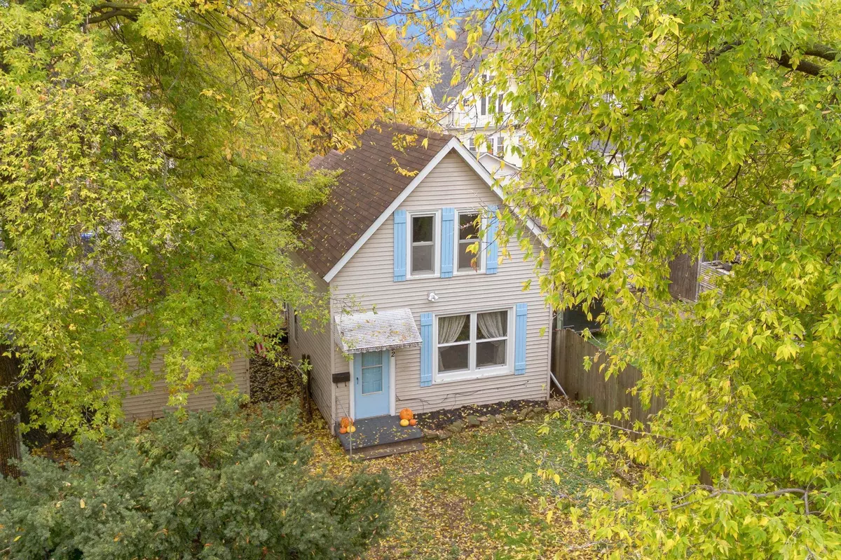 Saint Paul, MN 55106,892 Lawson AVE E