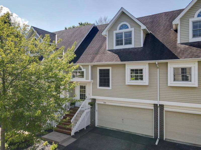 17145 Sandy LN, Minnetonka, MN 55345