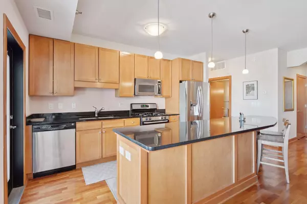 Minneapolis, MN 55403,317 Groveland AVE #300