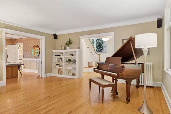 Minneapolis, MN 55403,1778 Irving AVE S