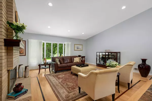 Mendota Heights, MN 55120,2367 Apache CT