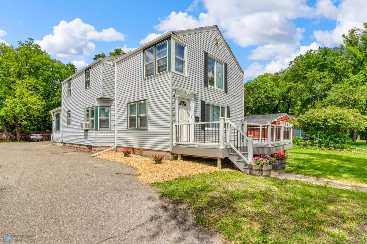 Moorhead, MN 56560,611 10th ST S