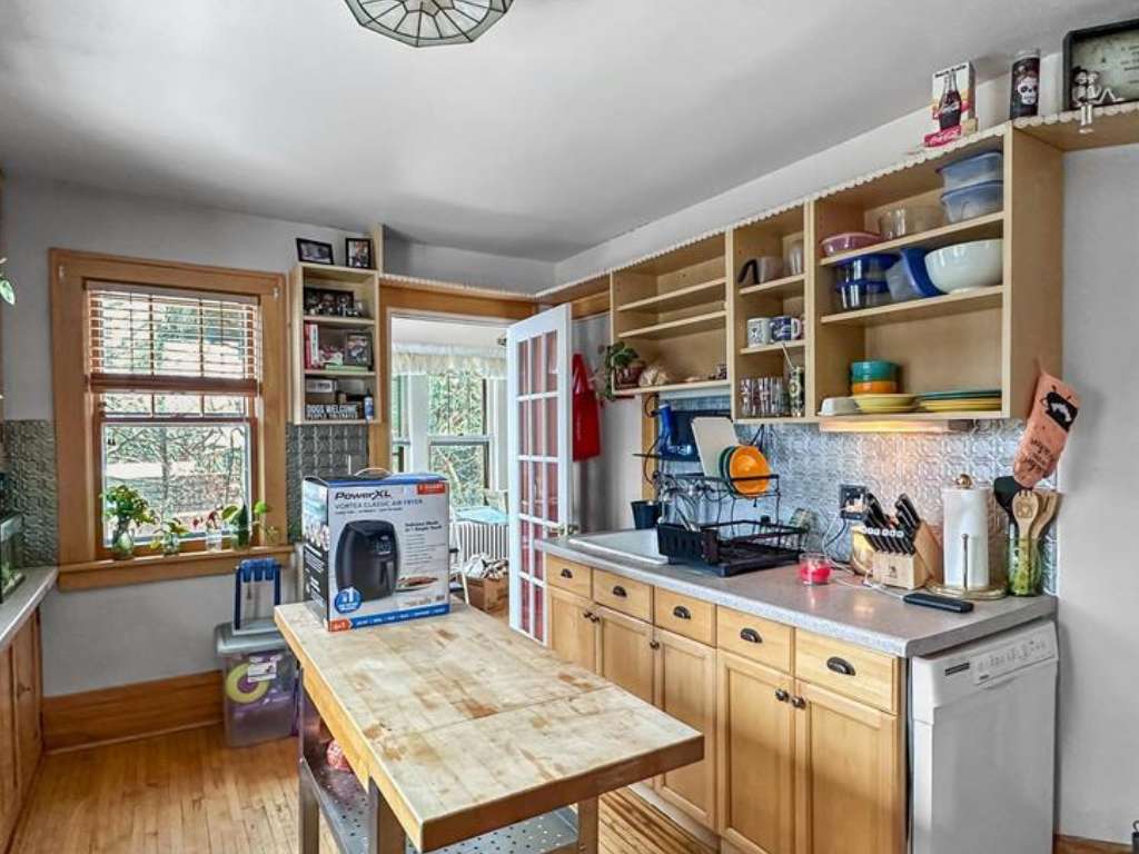 Minneapolis, MN 55414,836 Thornton ST SE