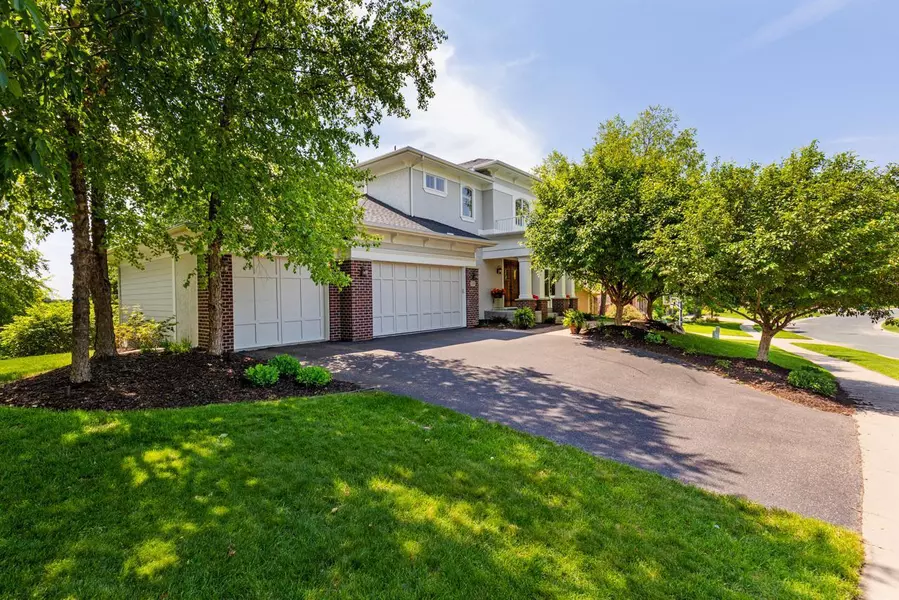 2101 Pinehurst DR, Chanhassen, MN 55317