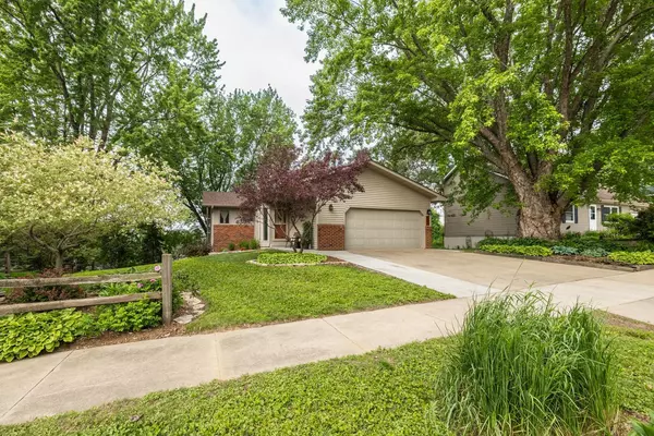 5801 26th AVE NW, Rochester, MN 55901