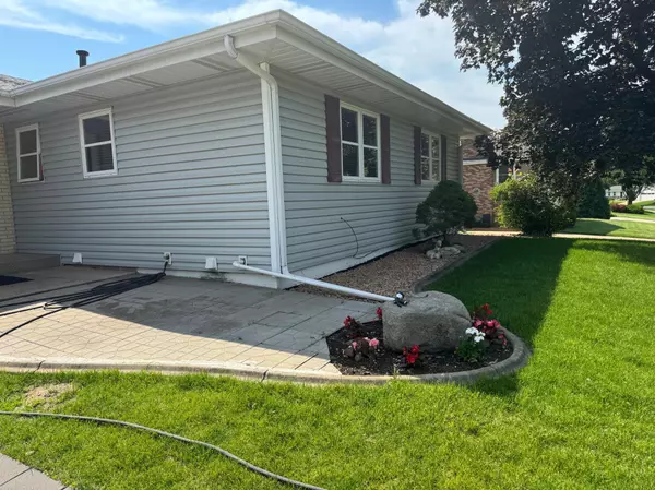 Bloomington, MN 55437,9913 Little RD