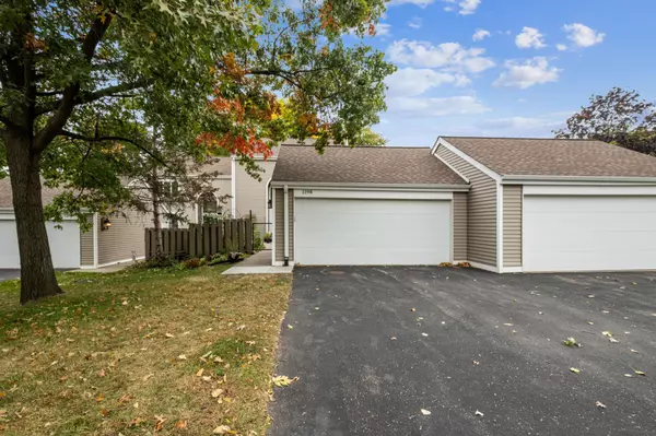 1198 Saint Clair AVE, Saint Paul, MN 55105
