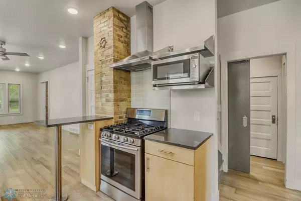 Fargo, ND 58102,1036 12th ST N