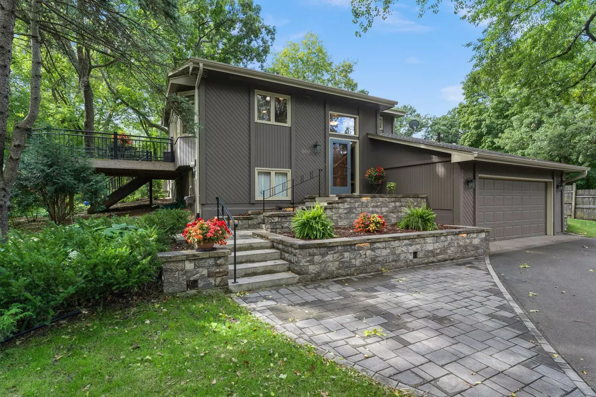 Minnetonka, MN 55305,12611 Orchard RD