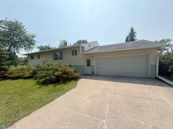 1404 Burrel AVE SE, Cooperstown, ND 58425