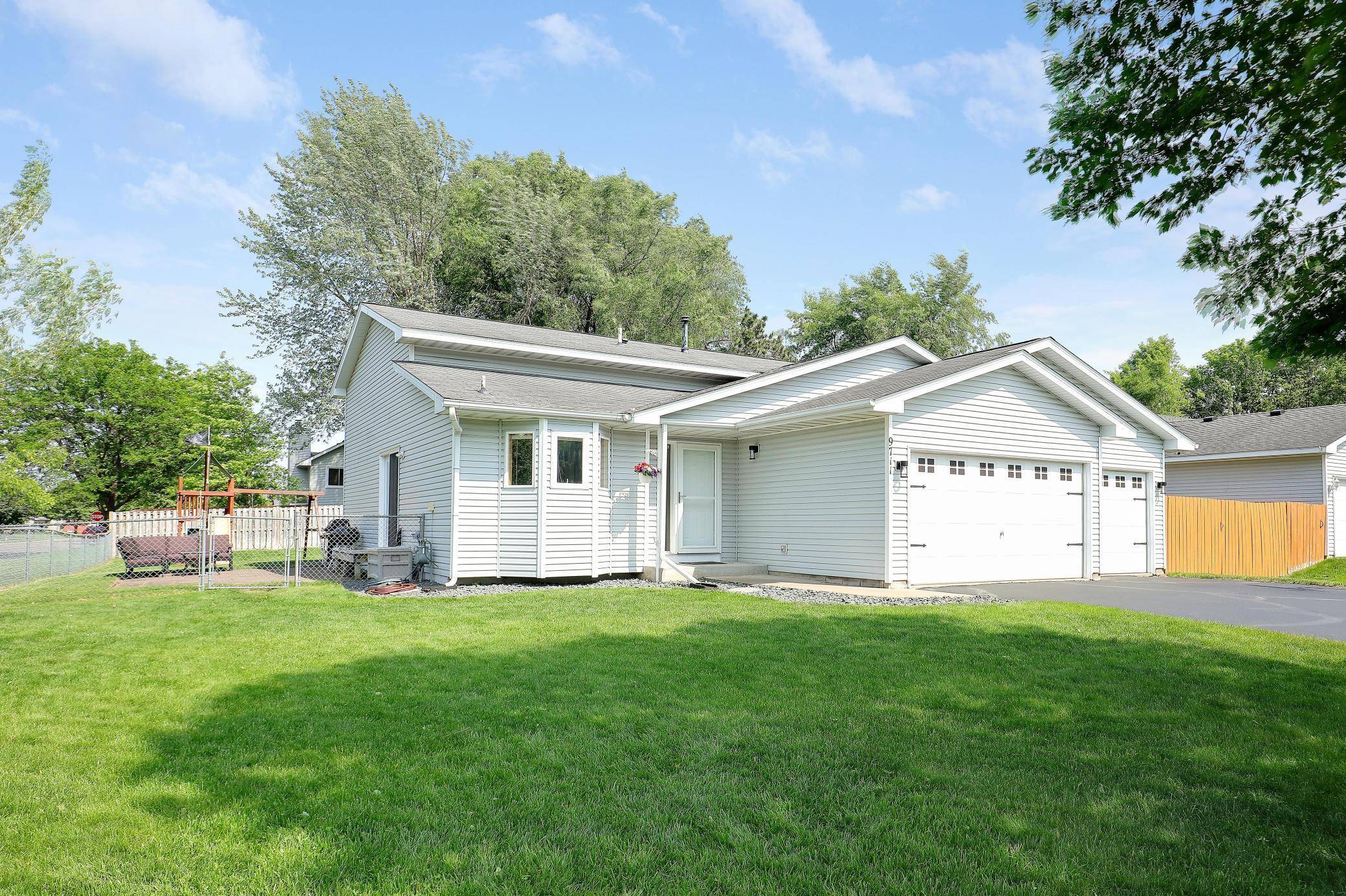 9711 Hames CT S, Cottage Grove, MN 55016