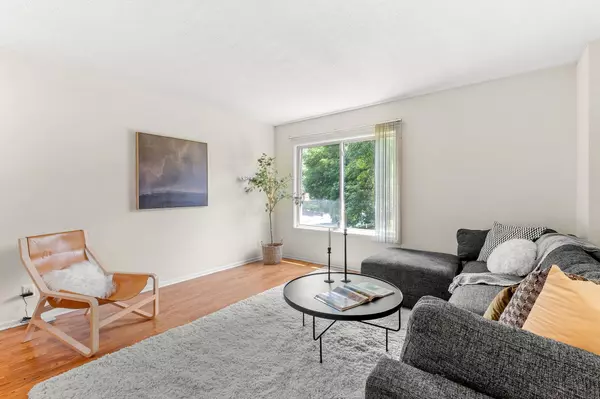 Eagan, MN 55122,4100 Meadowlark LN