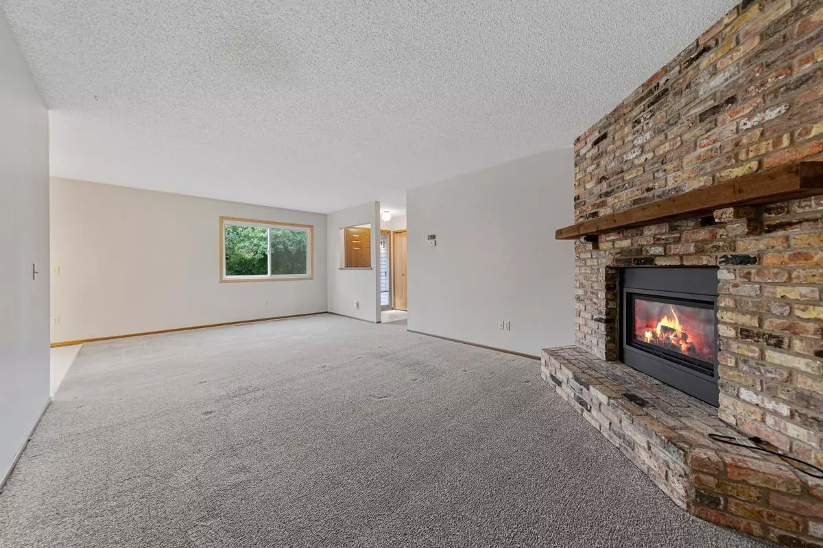 Apple Valley, MN 55124,5214 148th ST W