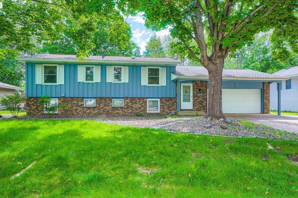 10465 Osage ST NW, Coon Rapids, MN 55433