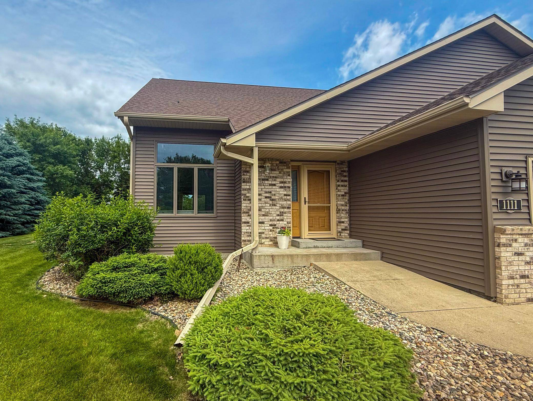 Lake Crystal, MN 56055,1111 Crystal Lake DR