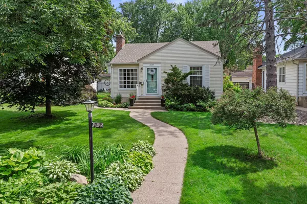 Minneapolis, MN 55410,2605 Robbins ST