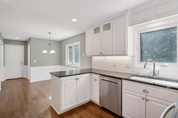 Minnetonka, MN 55345,16091 Highwood DR