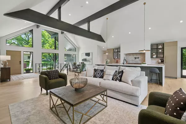 Edina, MN 55439,6608 Pawnee RD