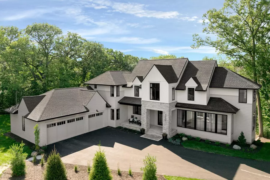 18995 Maple LN, Deephaven, MN 55331