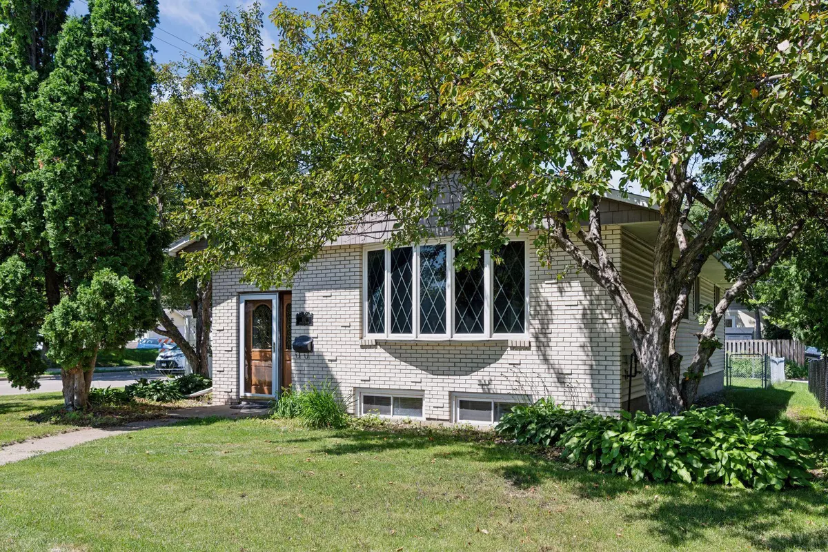 Hopkins, MN 55343,102 11th AVE N