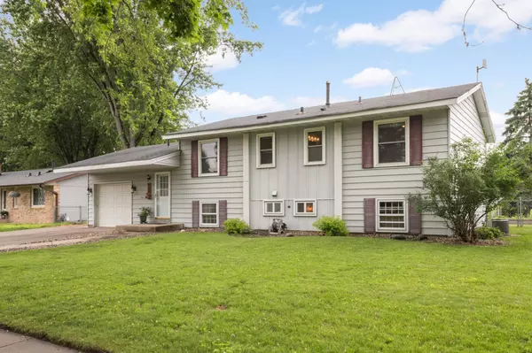 Apple Valley, MN 55124,960 Redwell LN
