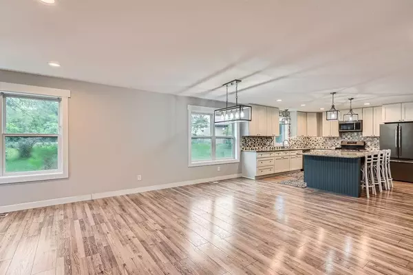 Eagan, MN 55121,2865 Pilot Knob RD
