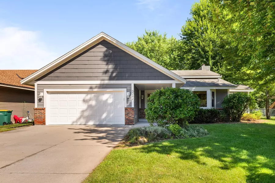 3242 Libby LN, Vadnais Heights, MN 55127