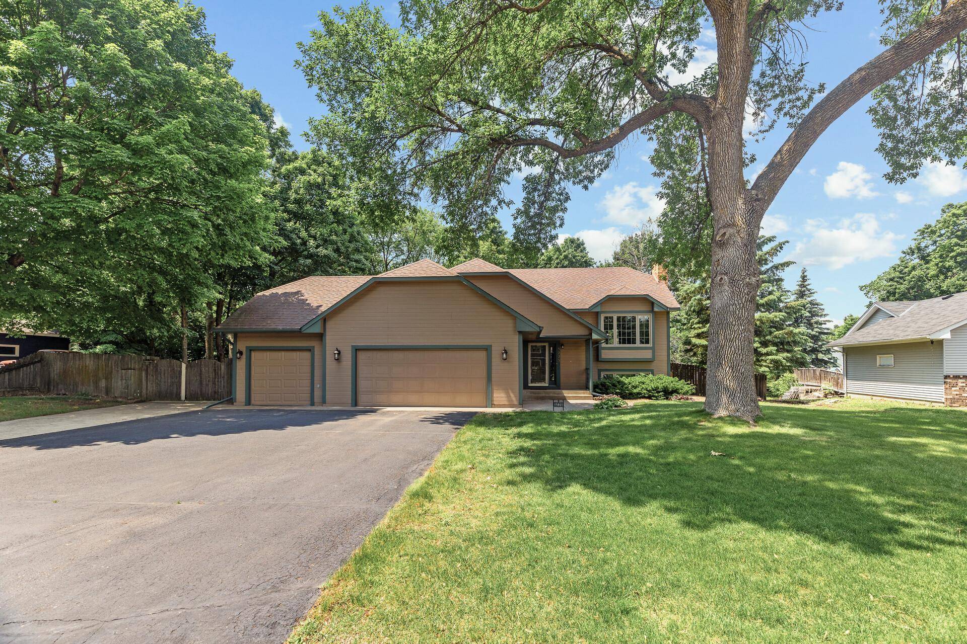 5225 Lannon AVE NE, Albertville, MN 55301