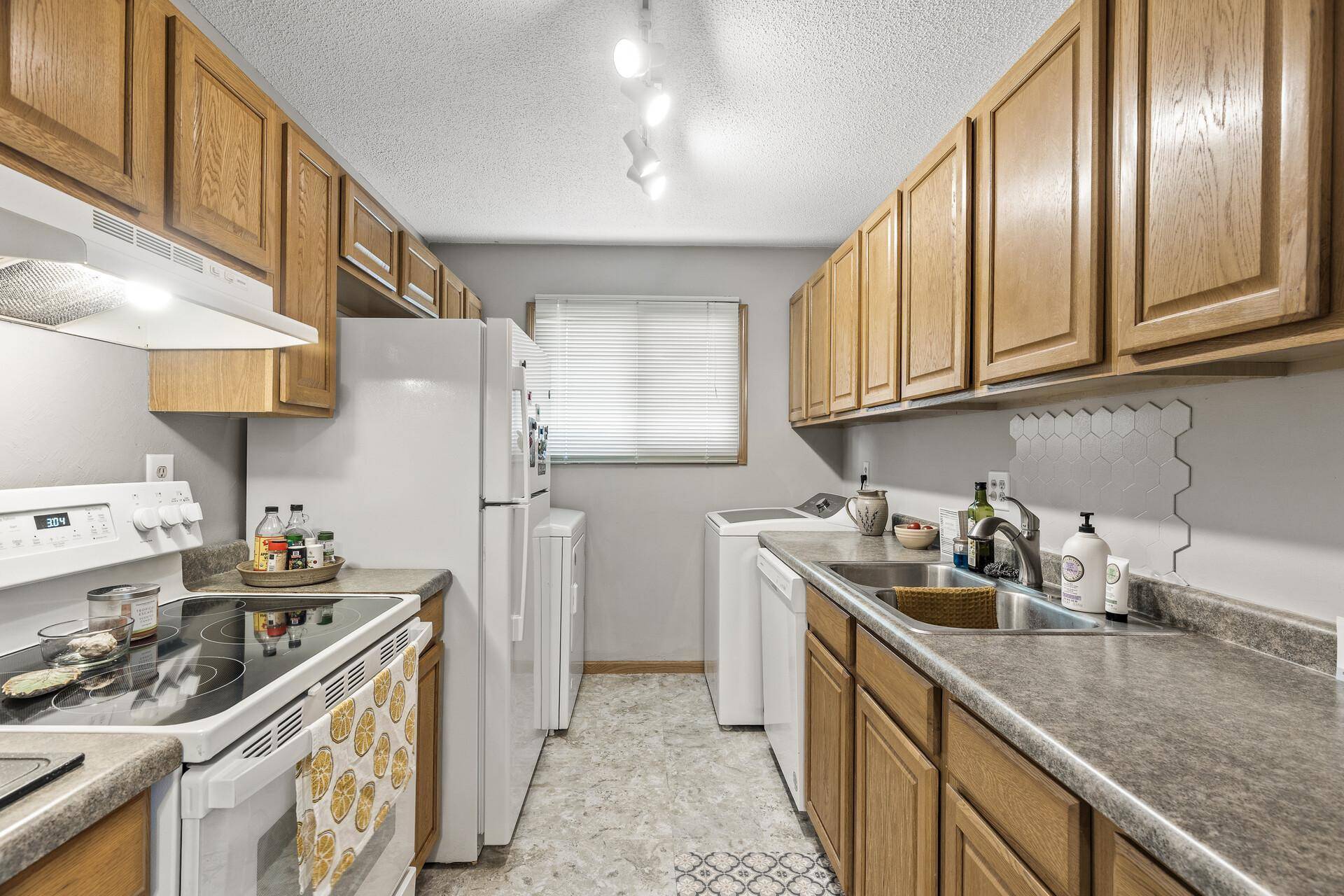 Brooklyn Park, MN 55445,6307 83rd CT N