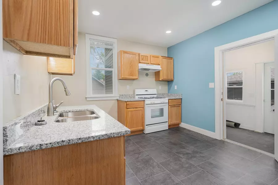 1053 Lawson AVE E, Saint Paul, MN 55106