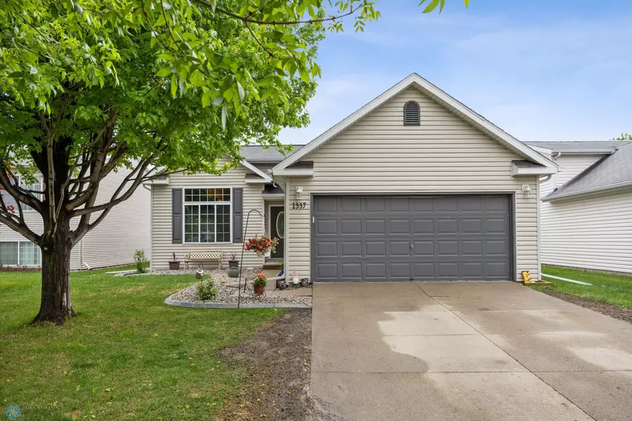 1337 36th AVE S, Moorhead, MN 56560