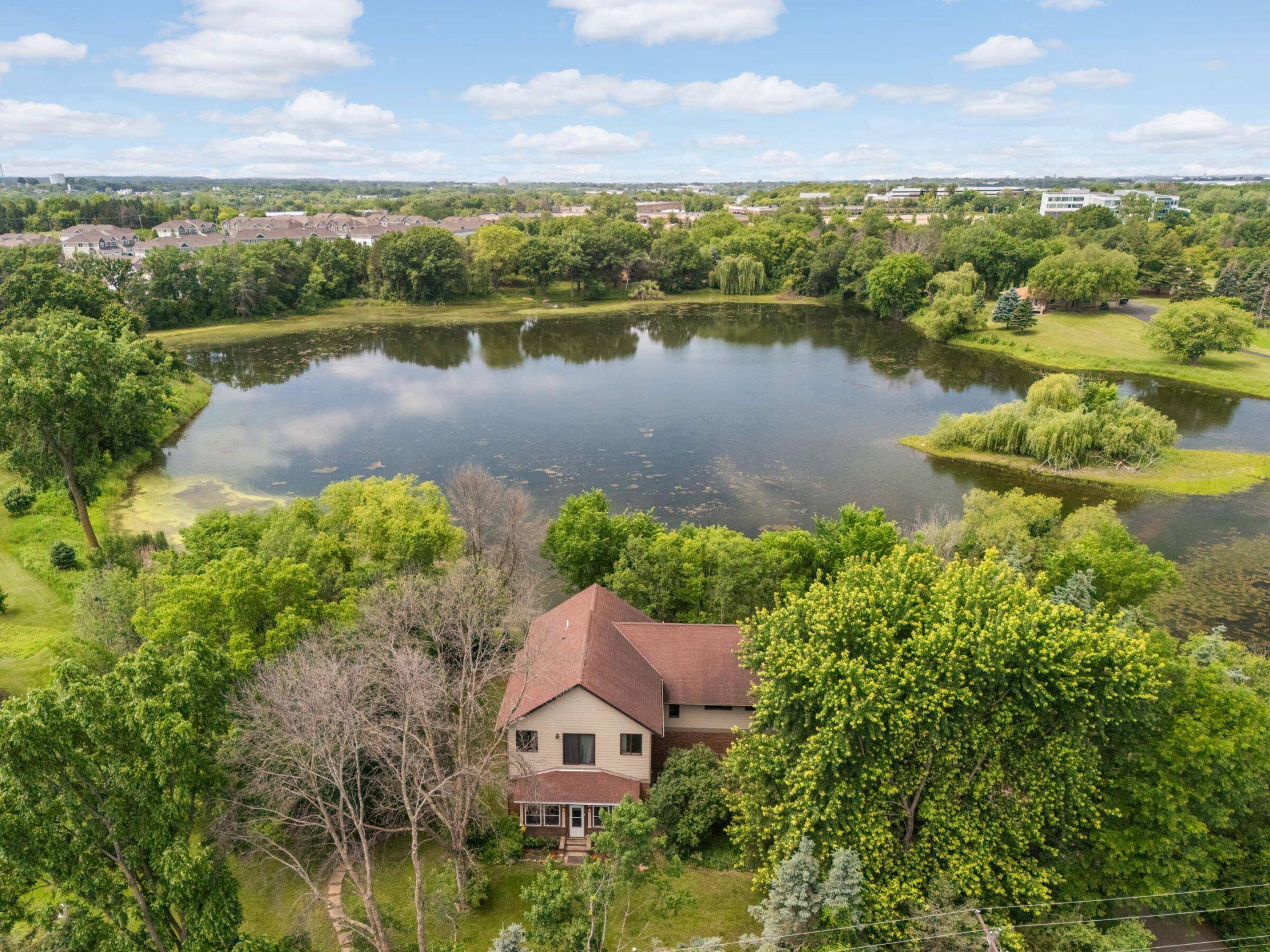 6743 Argenta TRL, Inver Grove Heights, MN 55077