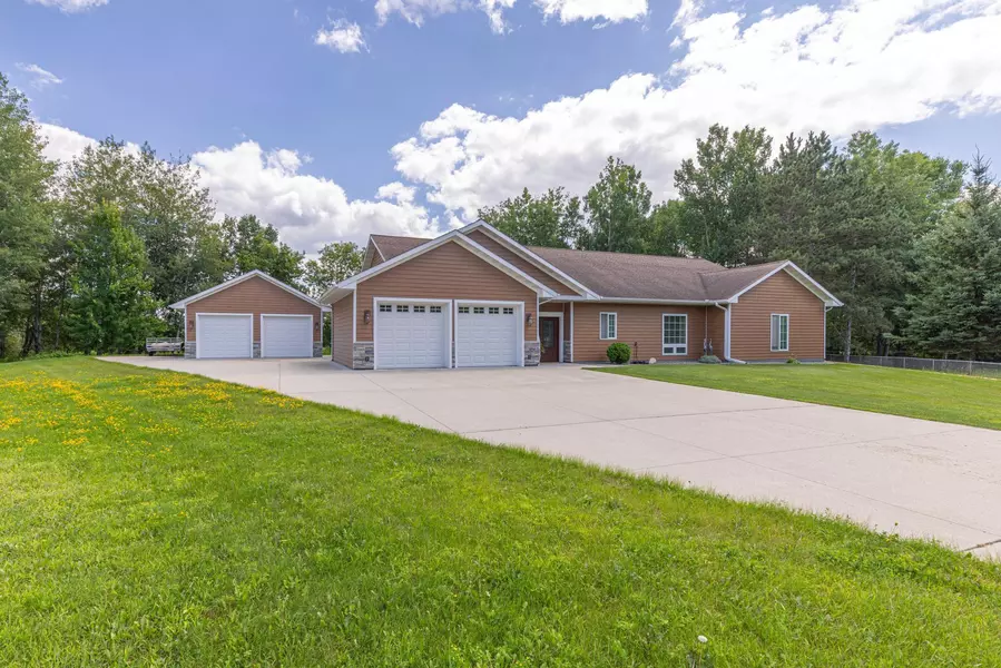 1614 NW 8th ST, Grand Rapids, MN 55744