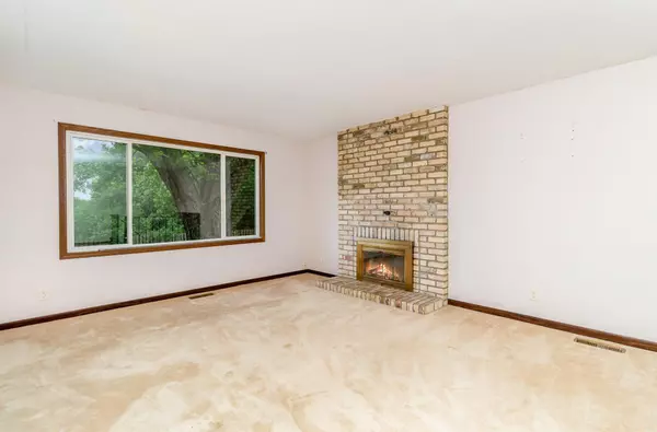 Brooklyn Park, MN 55443,7433 Drew AVE N