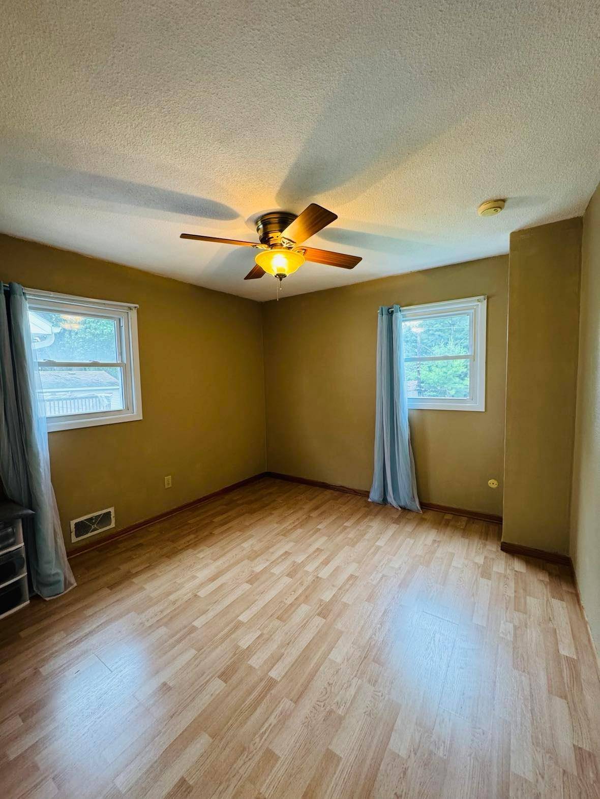Saint Paul, MN 55106,1267 Etna ST