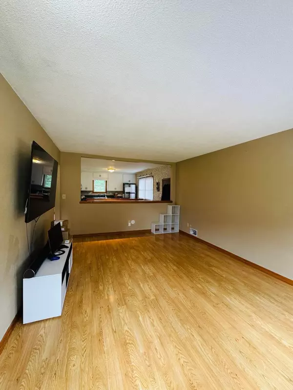 Saint Paul, MN 55106,1267 Etna ST