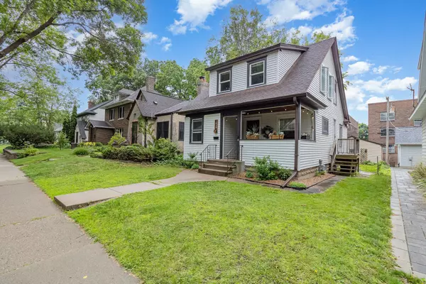 Saint Paul, MN 55105,1848 James AVE