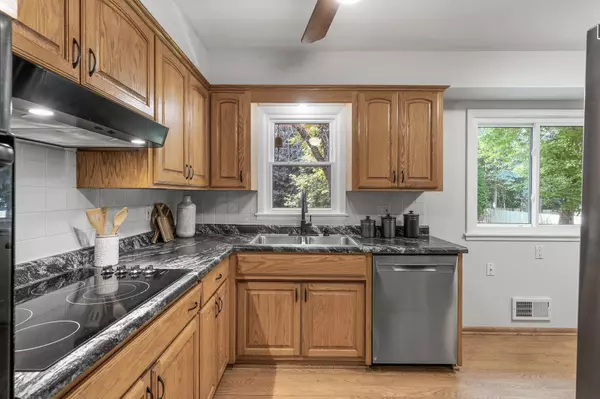 Roseville, MN 55113,2088 Rosewood LN S