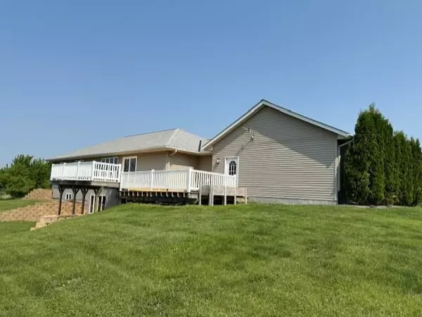 Windom, MN 56101,48255 County Road 28