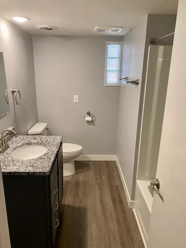 Redwood Falls, MN 56283,411 E Broadway ST