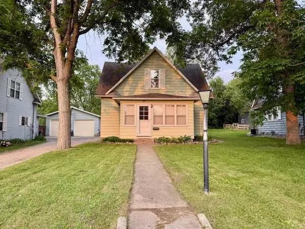 926 N Park ST, Fergus Falls, MN 56537
