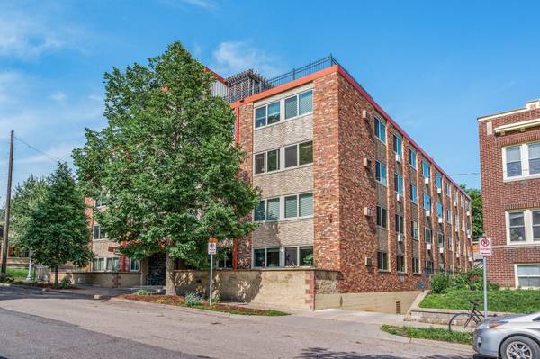 1901 Emerson AVE S #303, Minneapolis, MN 55403