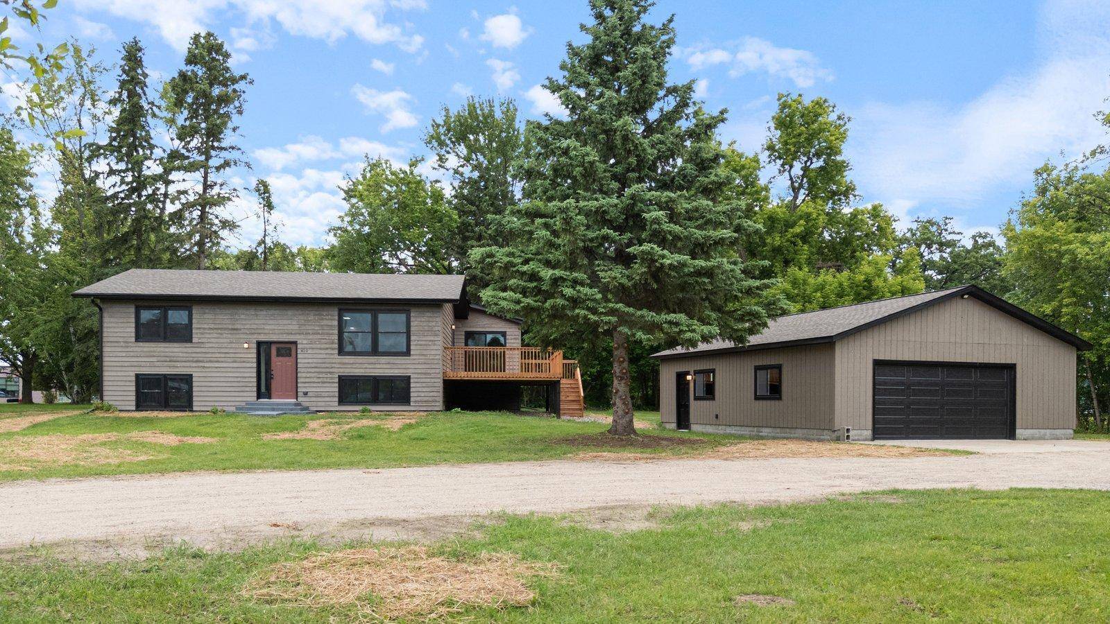 410 1st ST NE, Cohasset, MN 56636