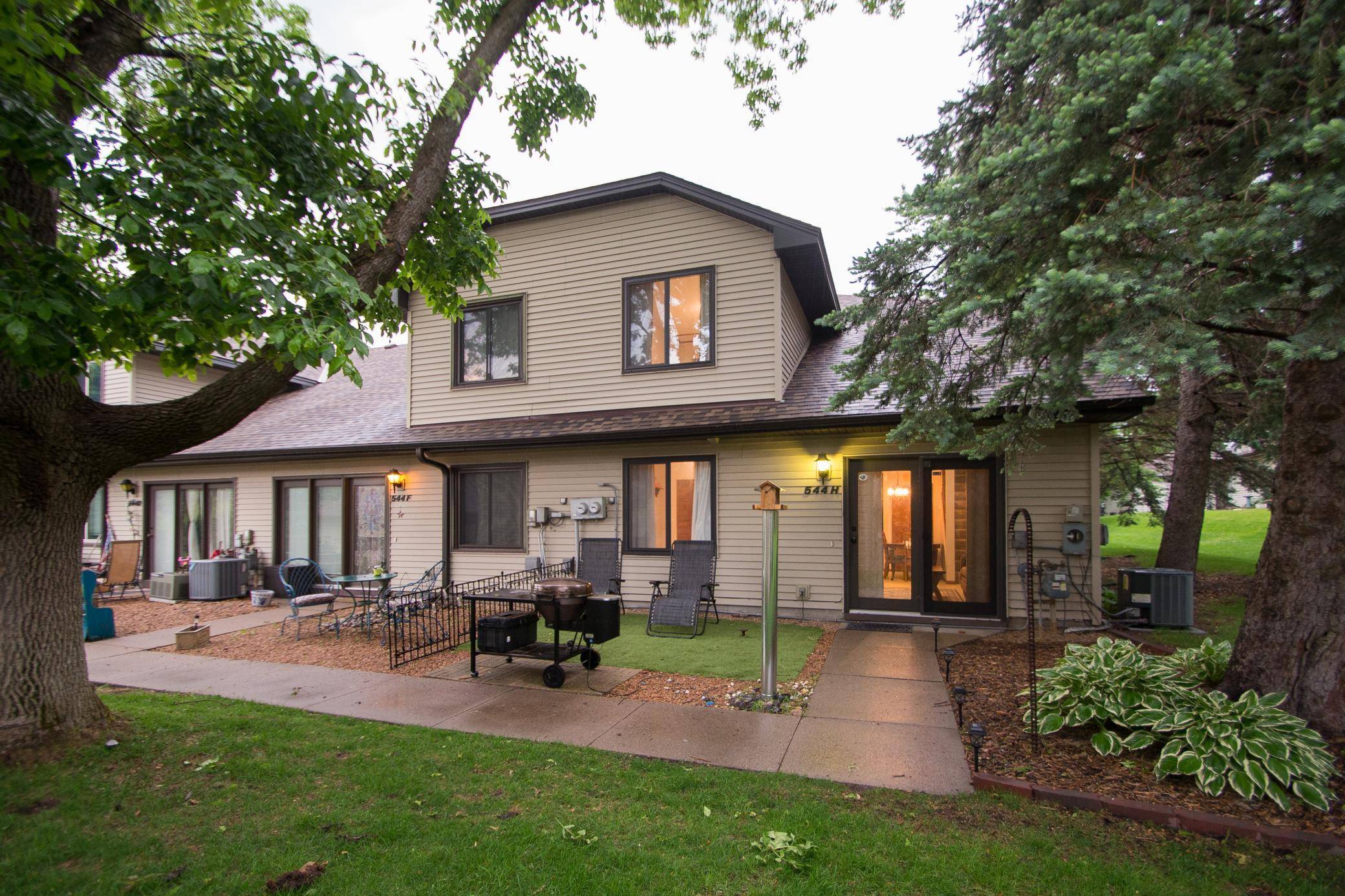 544 Auburn PL NW #H, Elk River, MN 55330