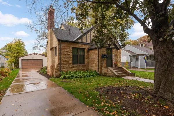 West Saint Paul, MN 55118,955 Cherokee AVE