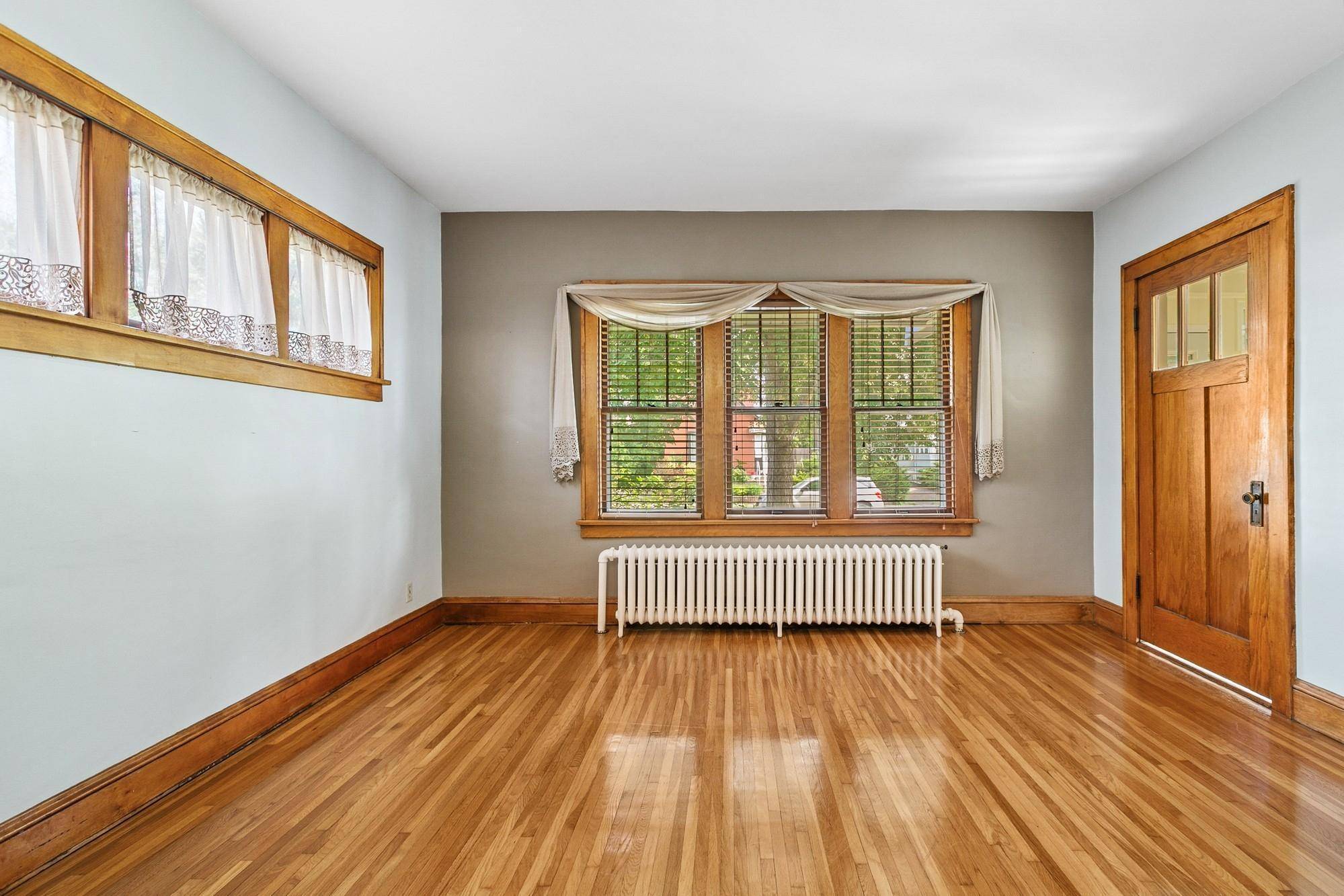 Saint Paul, MN 55107,228 Sidney ST W