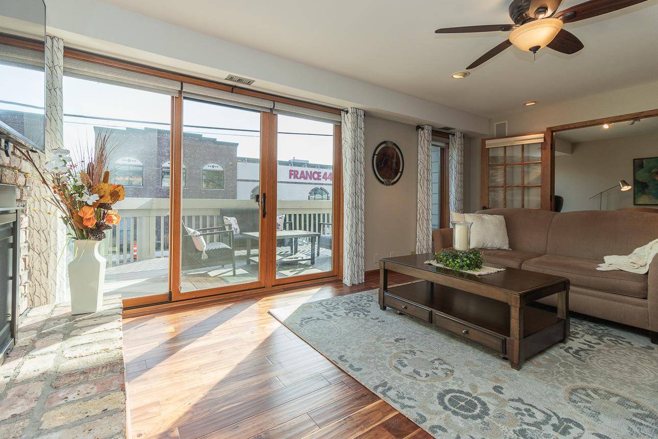 Edina, MN 55410,4360 France AVE S #2