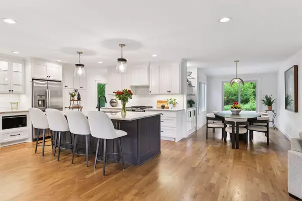 Minnetonka, MN 55305,3930 Cottage LN