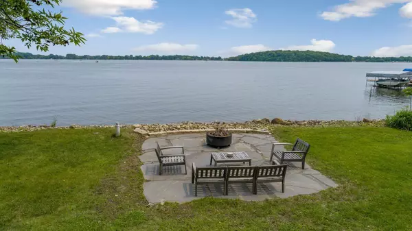 Waseca, MN 56093,901 Clear Lake DR
