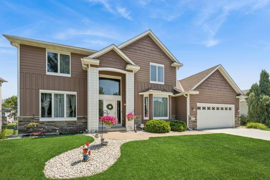3221 98th CIR N, Brooklyn Park, MN 55443
